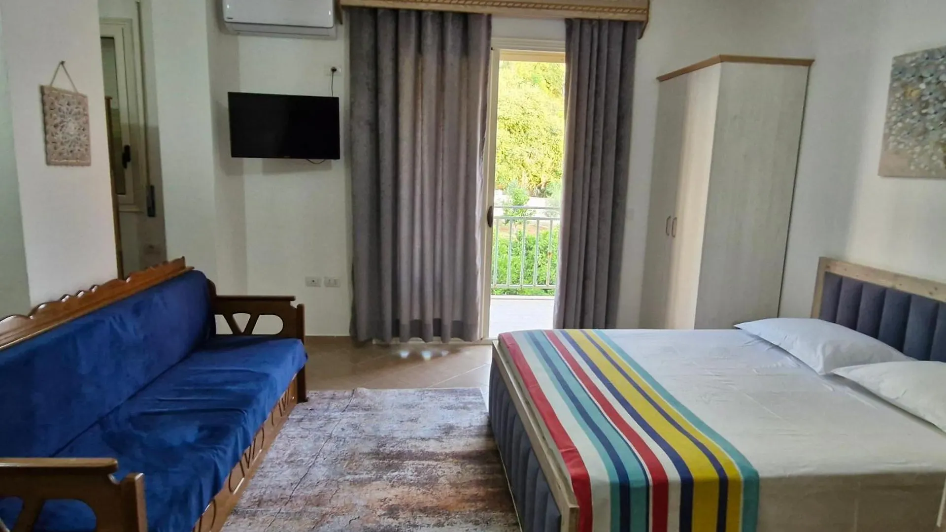 Alma'S Apartments At Residence Vlorë 0*,